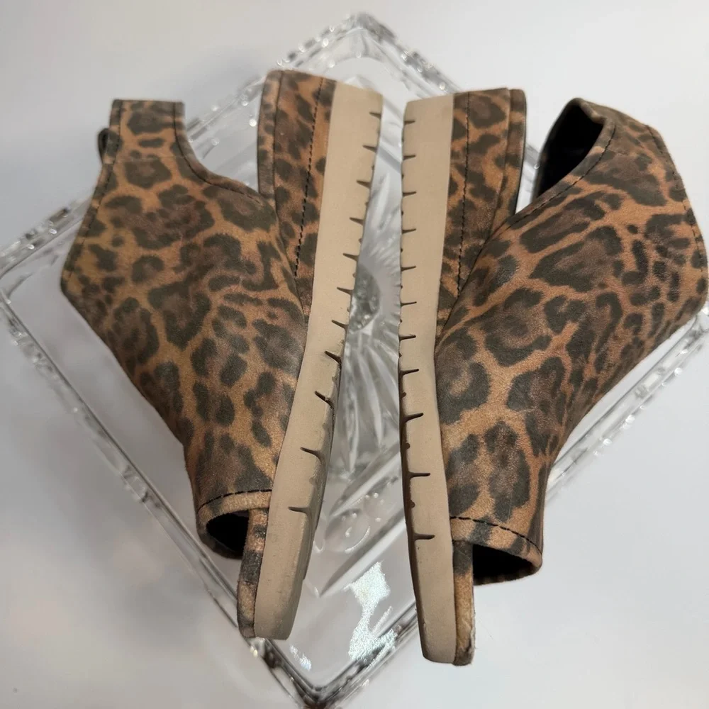Nurture Mighen leopard sling back fabric wedge- size 7